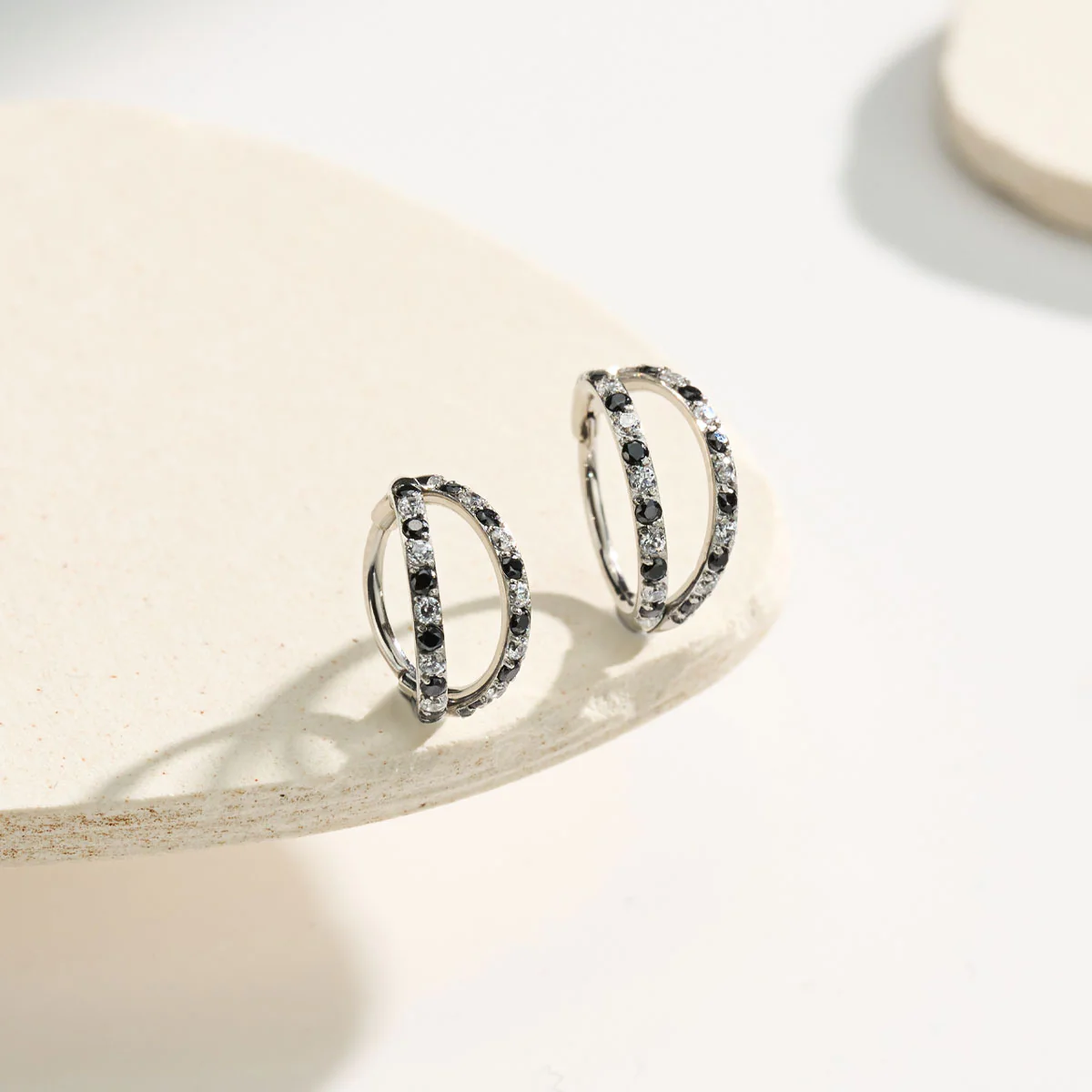 Alternating Black & Clear CZ Double Row Nose Hoop - Image 3