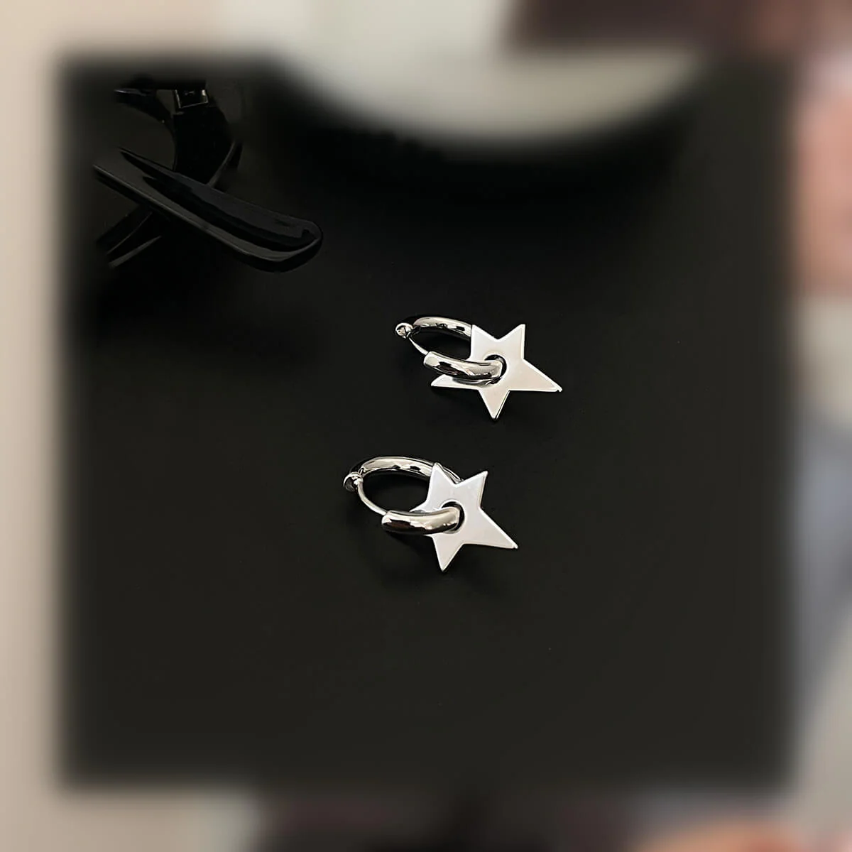 2PCS Irregular Star Hoop Earrings - Image 4
